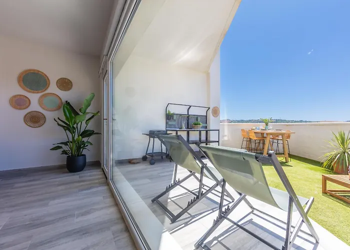 Terrazas Con Vistas, Garaje, Piscina & Fibra تريفة